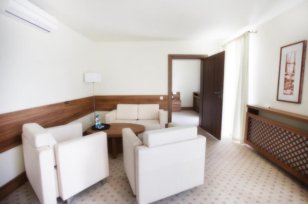 Hotel Termy Palacowe Nałęczów Habitación foto